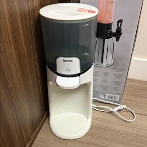 Baby Brezza Water warmer and Dispenser